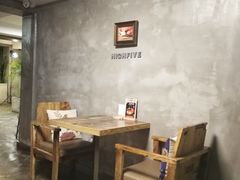 -HIGH FIVE哈福手工汉堡(桂林路店)