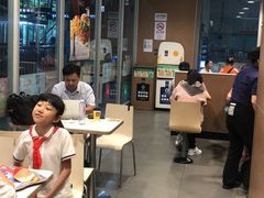 -麦当劳(轻轨曹杨路店)