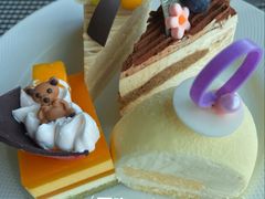 -亚洲国际大酒店·云顶阁旋转自助餐厅