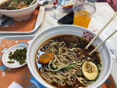 -蓝精灵乐园·世茂精灵之城主题乐园