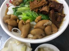 大碗猪肠拼牛腩细面-珍珍小食店(西华路店)