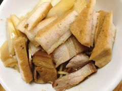 -松树干拌面店