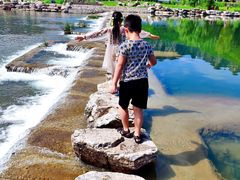 -百里峡七彩艺术小镇