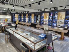 -宏宇眼镜蔡司依视路折扣店(兆佳眼镜城店)