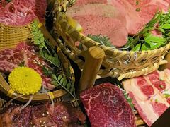 -山川小町·极番烧肉(新地假日广场店)