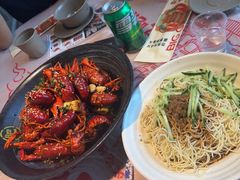 -肥肥虾庄·金牌油焖大虾(汉街SKP店)