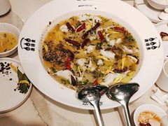 -渔语鱼酸菜鱼新川菜(来福士店)