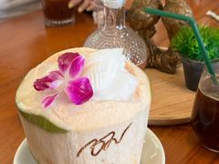 -Chom Cafe and Restaurant