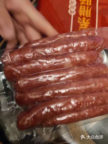 过年买了广式腊肠，以为是纯猪肉，没想到是猪肉鸡肉的