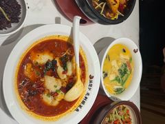 -渝是乎酸菜鱼(龙旗购物中心店)