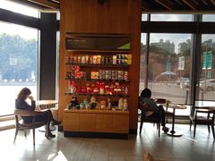 -星巴克臻选(莘庄仲盛店)