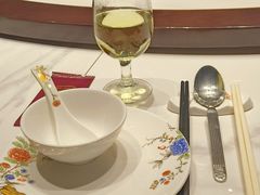 餐具摆设-稻香酒家·34年老字号·港式粤菜(侨光店)