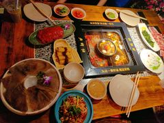 -老牌坊云南鱼豆花火锅(哈西万达店)