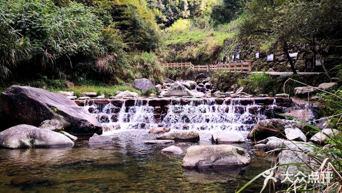 篁岭石门峡图片
