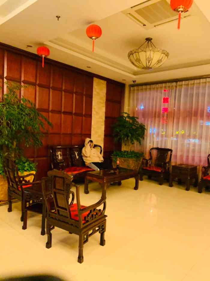 横店影视城长征宾馆-"跟团去到的,门口是个接待处,里面像是民居.