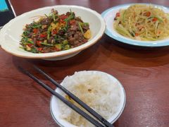 -湖南人家湘菜馆(镇江路店)