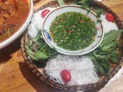 -老滇山寨•云南特色菜•地方菜•民族风情歌舞表演(金碧店)