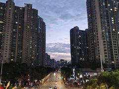 -瑞虹新天地月亮湾
