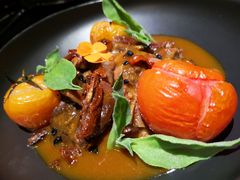 孜然番茄慢炖小牛腿及烤葡萄番茄-AZUL by FUEL蓝色·法式酒馆(琶醍店)