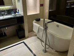 -天津京基皇冠假日酒店