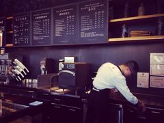 星巴克&nbsp;全黑围裙店(太古里店)-星巴克(成都太古里二店)
