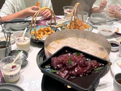 -洪氏嗨捞·广东猪肚鸡·椰子鸡火锅(西咸万象城店)