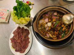 -胡须佬鸡煲四季火锅店(石厦西村直营店)