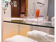 -上海滴水湖皇冠假日酒店