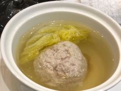 手打虾籽狮子头-上海皇廷花园酒店·御宴中餐厅