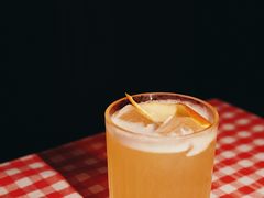 -鲨鱼美式餐厅酒吧Sharky