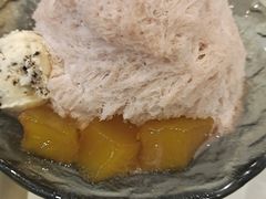 芒果草莓鲜果绵绵冰-Ice Monster冰馆·CNN评选全球十大甜品(国贸商城店)