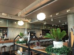 -ROAST coffee & eatery