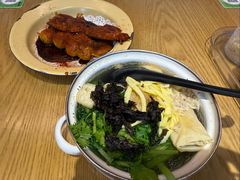 双档粉丝汤-柴爿巷·香酥鸡&馄饨(复兴中路店)
