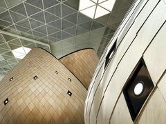 -盖达尔·阿利耶夫国际机场