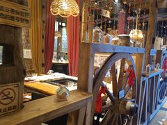 -老牌坊云南鱼豆花火锅(爱建店)
