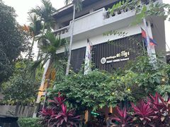 -Neary Khmer Restaurant