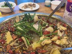 -乡土特色.冷锅鱼.牦牛肉汤锅