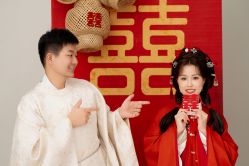 -雪中彩影婚纱摄影·微光艺术中心