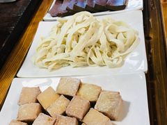 -陆记牛庄·碳锅龙虾烧烤(爱上花园店)