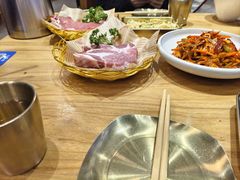 -青瓦餐厅·生鱼片·韩园烤肉(西塔店)