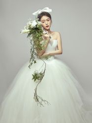-不晚国际婚纱礼服