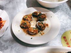 蒜蓉蒸鲍鱼-范饭椰林川湘味海鲜·椰子鸡(三亚湾椰梦长廊店)