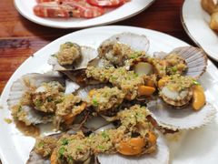 油泼扇贝-天伦海鲜·老味道·青岛菜(栈桥天主教堂店)