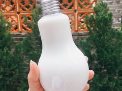 灯泡牛奶-周大娘牛乳(旧寨古村总店)