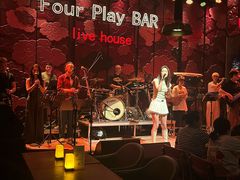 -FOUR PLAY BAR