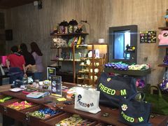 -莓园冰淇淋店