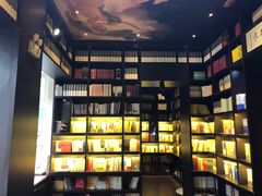 -钟书阁(松江泰晤士小镇店)