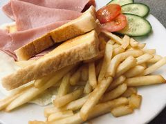 火腿煎雙蛋-甜甜咖啡屋