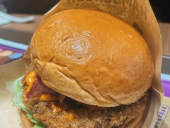 安格斯牛肉芝士堡-魏家凉皮(博水商务大厦店)