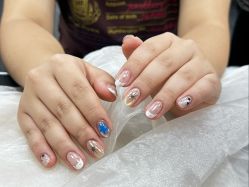 -芊屿芊浔美甲